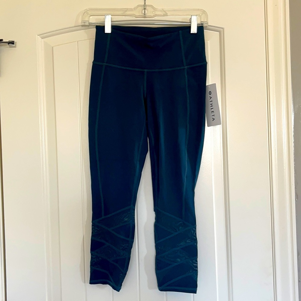 Athleta NWT Mantra Capri in Abys (teal)